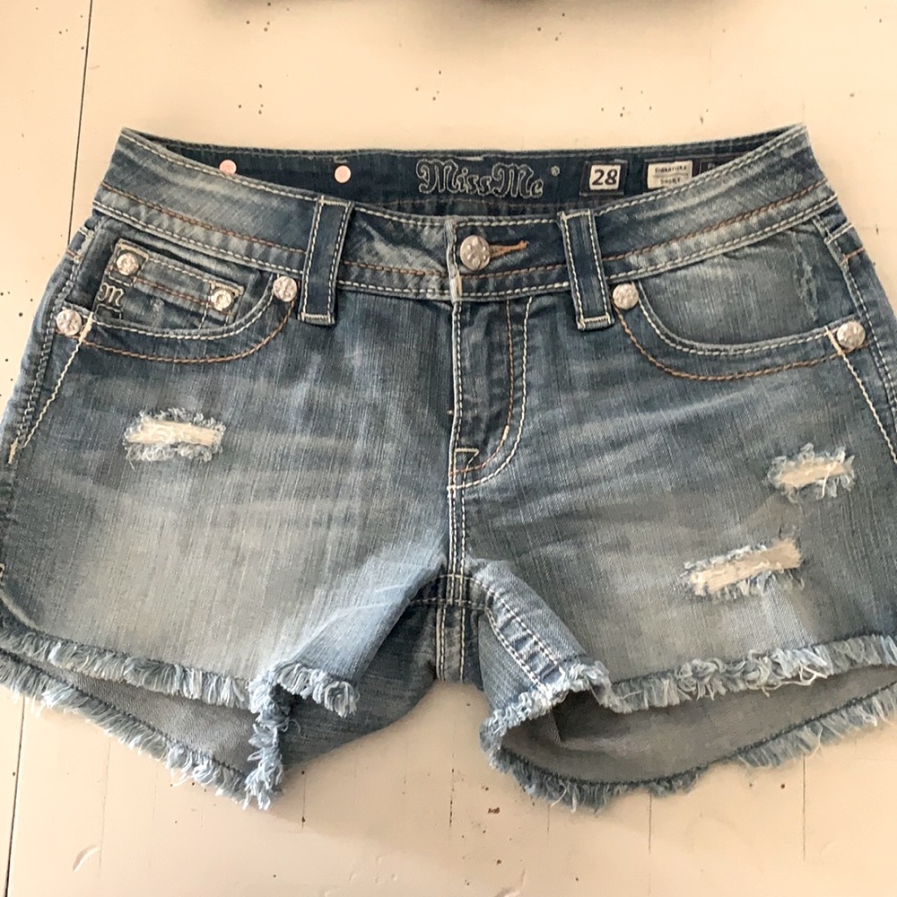 Miss Me Shorts Size 28